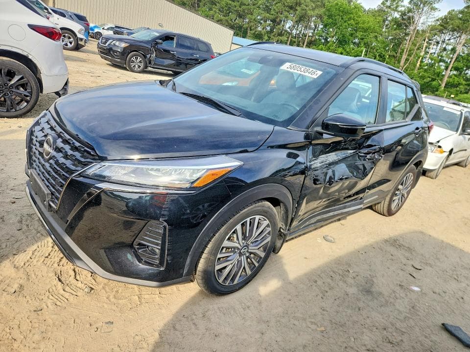 2024 NISSAN KICKS SR