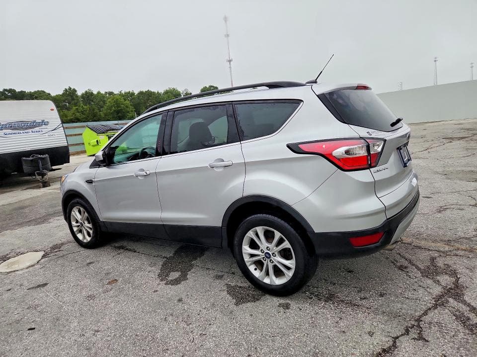 2017 FORD ESCAPE SE 2