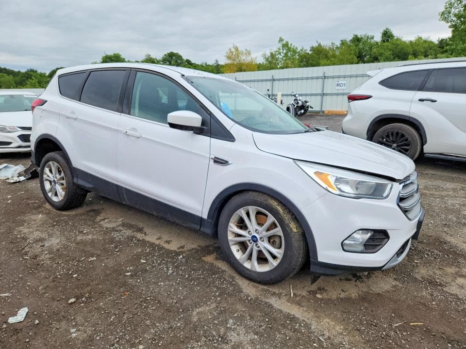 2019 FORD ESCAPE SE 4
