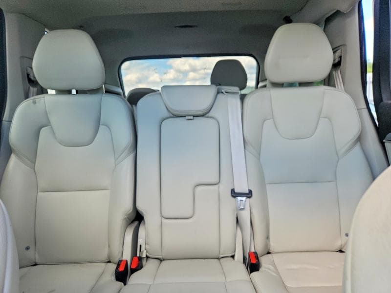 2021 VOLVO XC90 T5 MOMENTUM 10