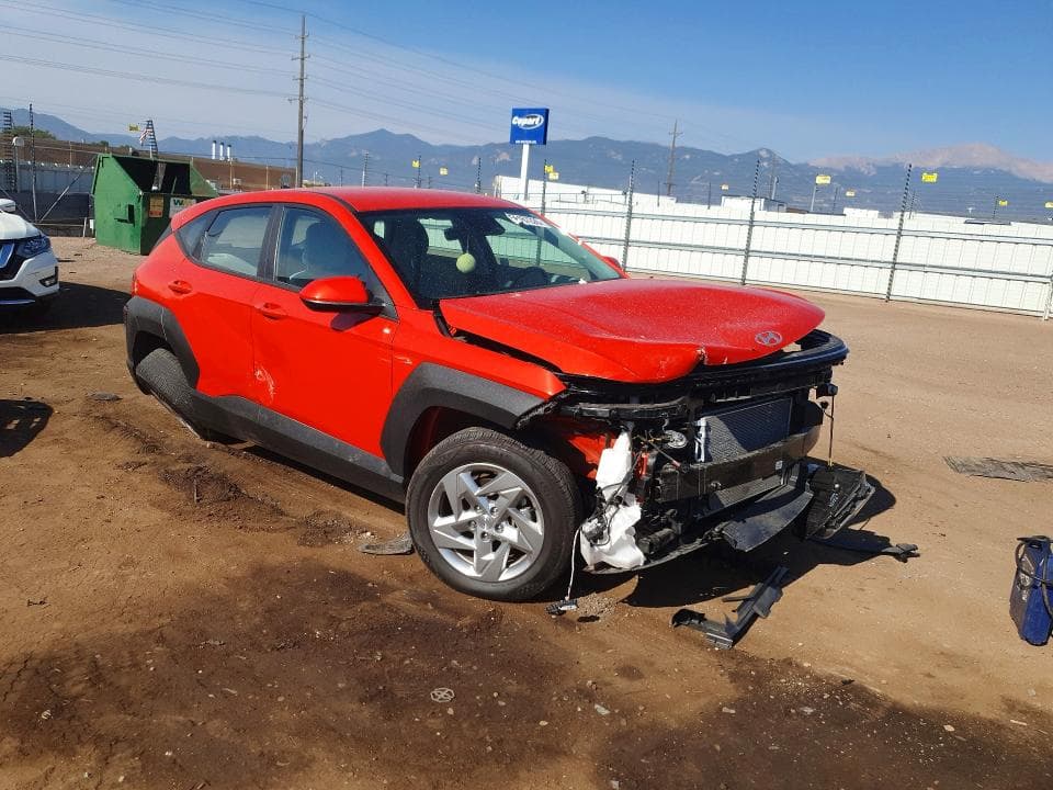 2024 HYUNDAI KONA SE 4
