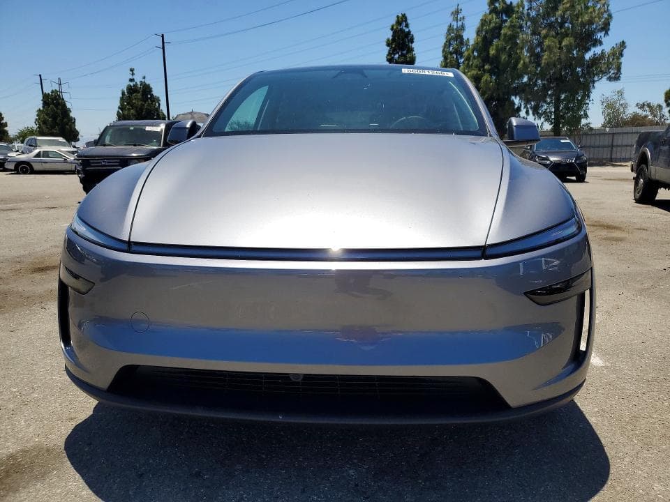 2026 TESLA MODEL Y 5