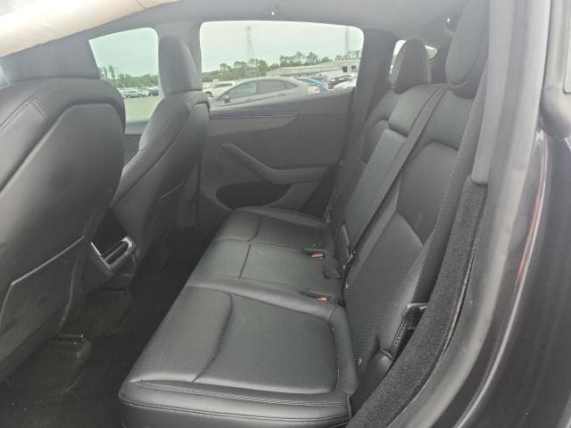 2026 TESLA MODEL Y 10