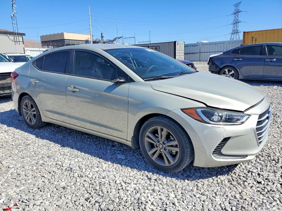 2017 HYUNDAI ELANTRA SE 4