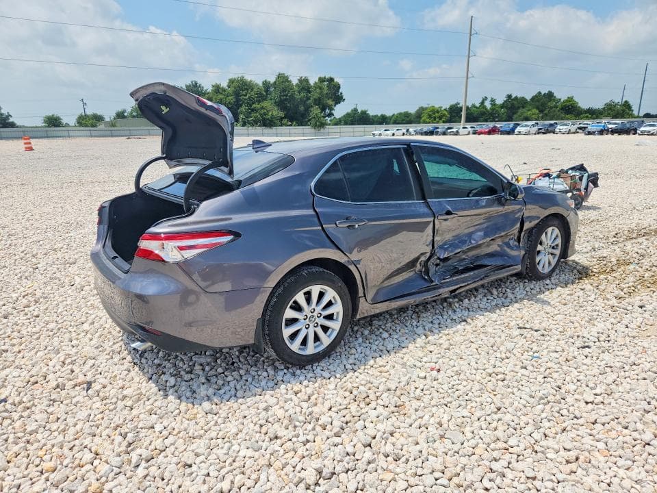 2019 TOYOTA CAMRY LE 3