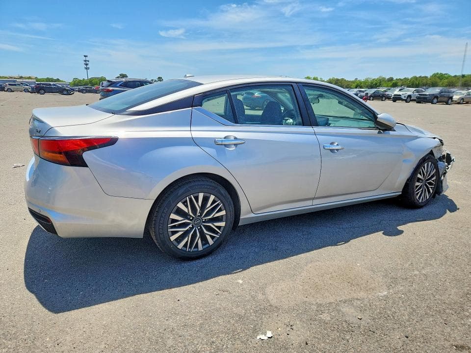 2023 NISSAN ALTIMA SV 3
