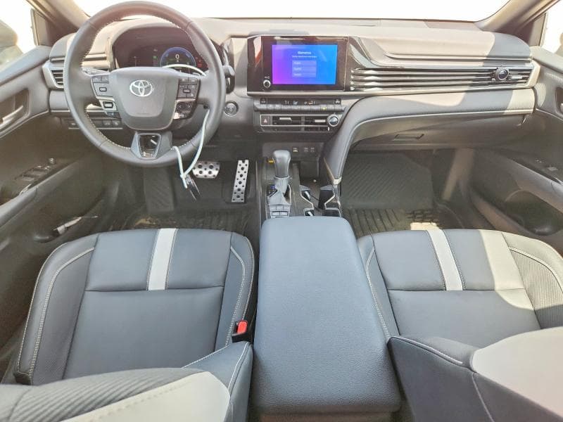 2025 TOYOTA CAMRY SE 8