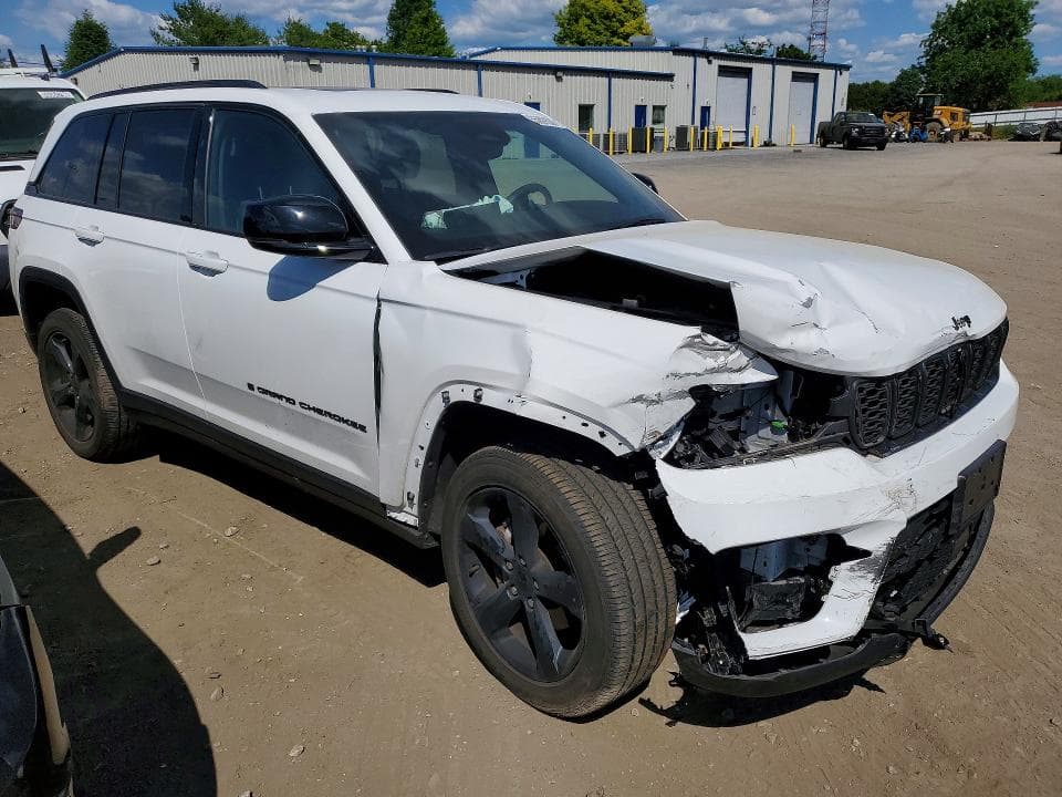 2024 JEEP GRAND CHEROKEE LAREDO 4