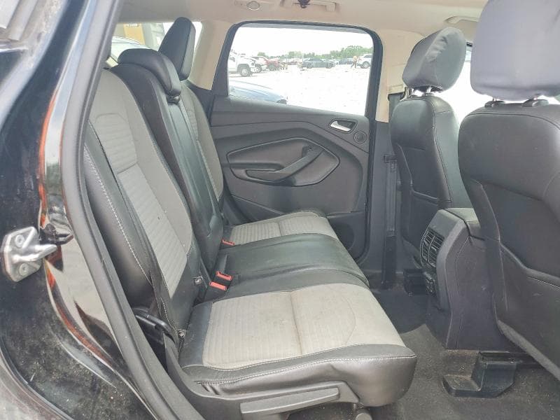 2017 FORD ESCAPE SE 11