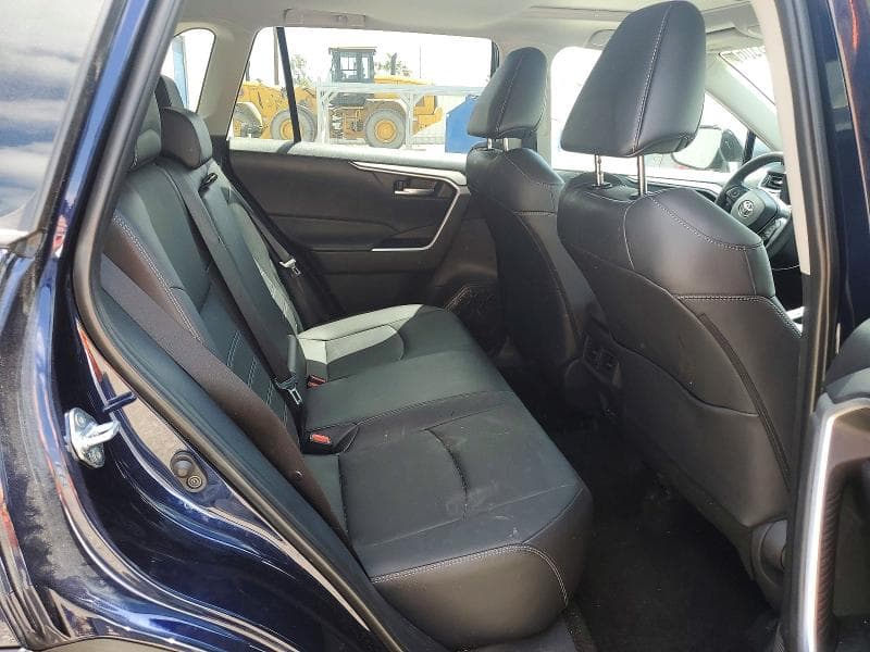 2025 TOYOTA RAV4 XLE PREMIUM 21