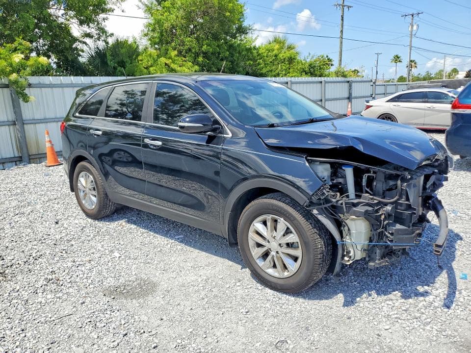 2017 KIA SORENTO L 4