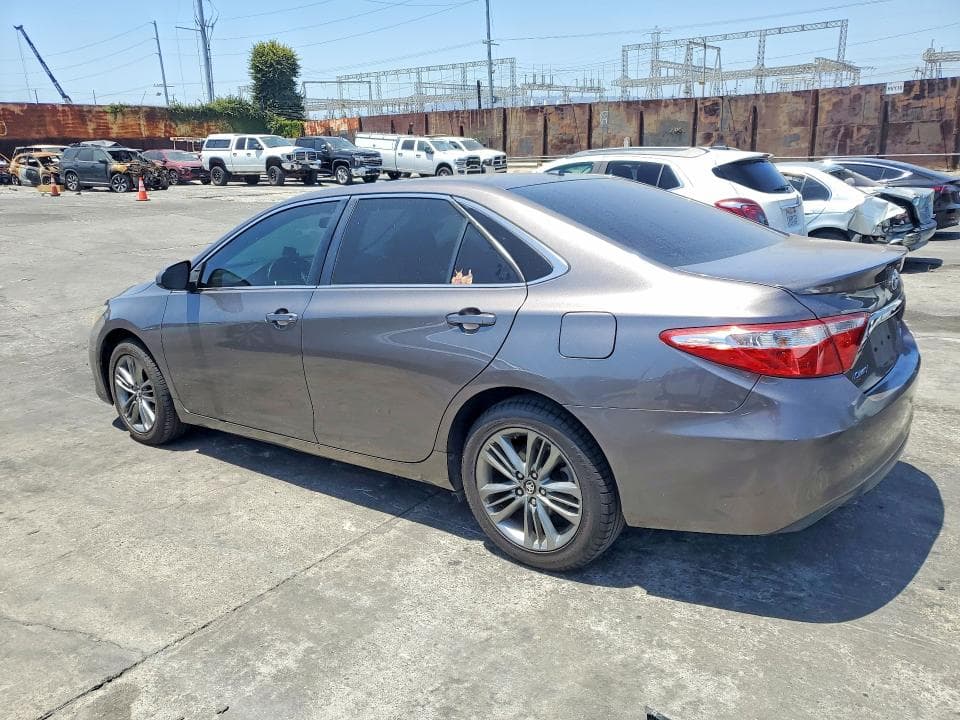 2017 TOYOTA CAMRY SE 2