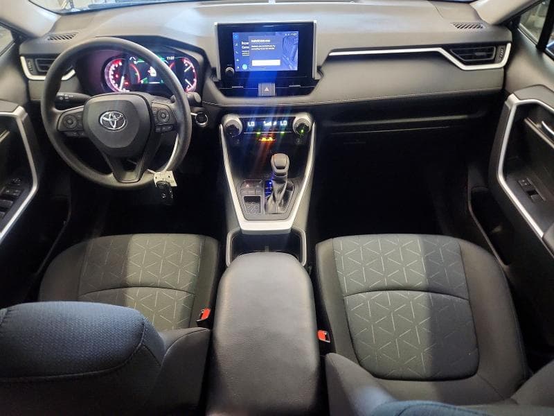 2023 TOYOTA RAV4 XLE 8