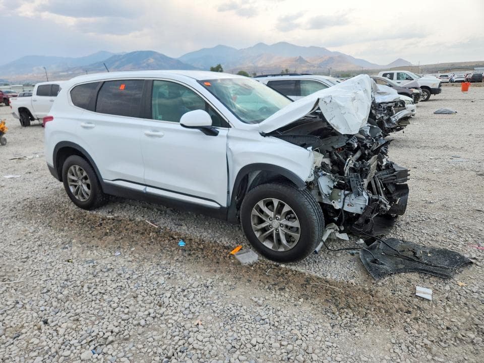 2019 HYUNDAI SANTA FE SE 4