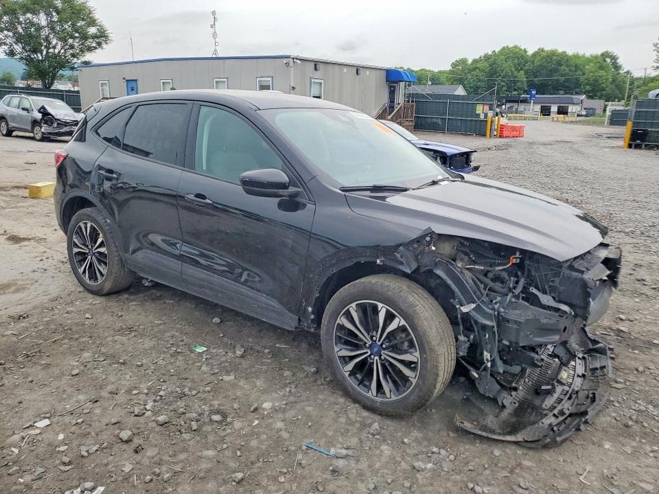 2022 FORD ESCAPE SE 4