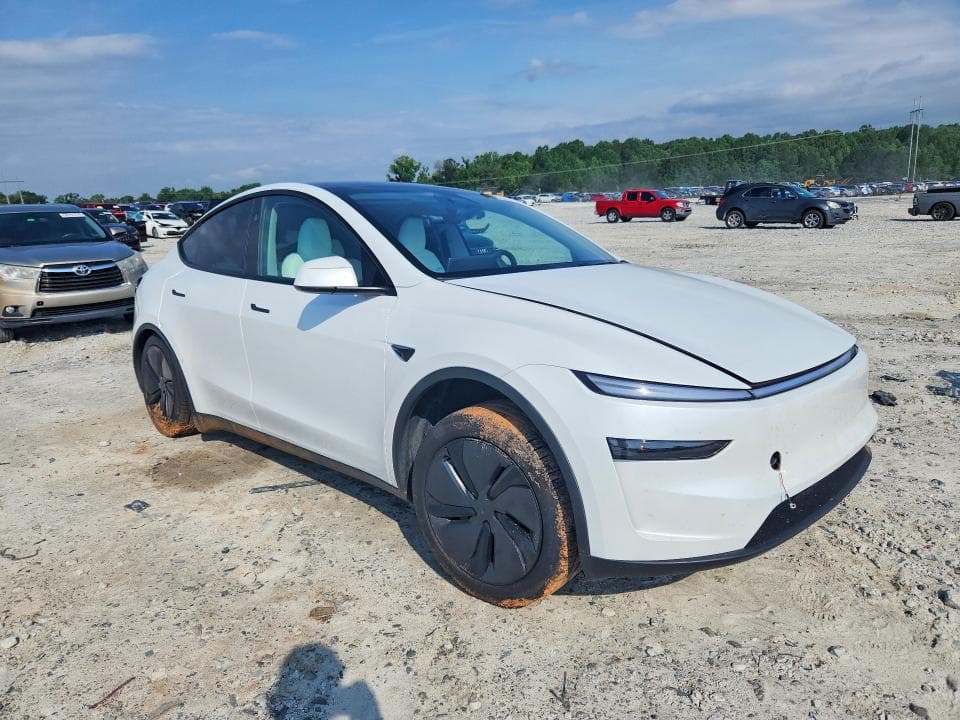 2026 TESLA Y 4