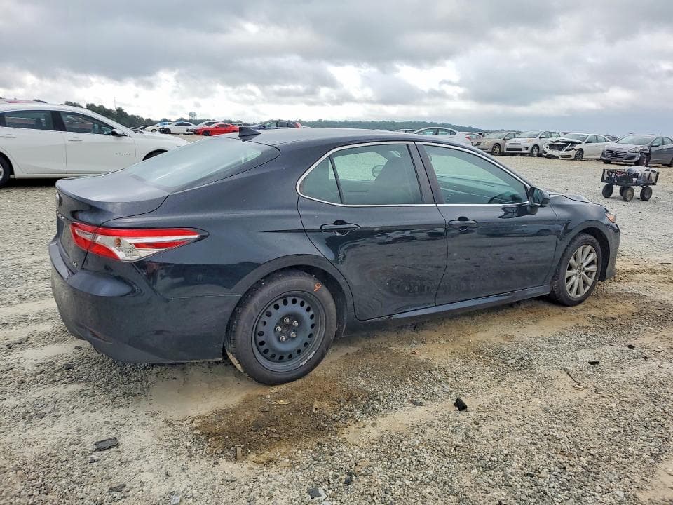 2020 TOYOTA CAMRY LE 3