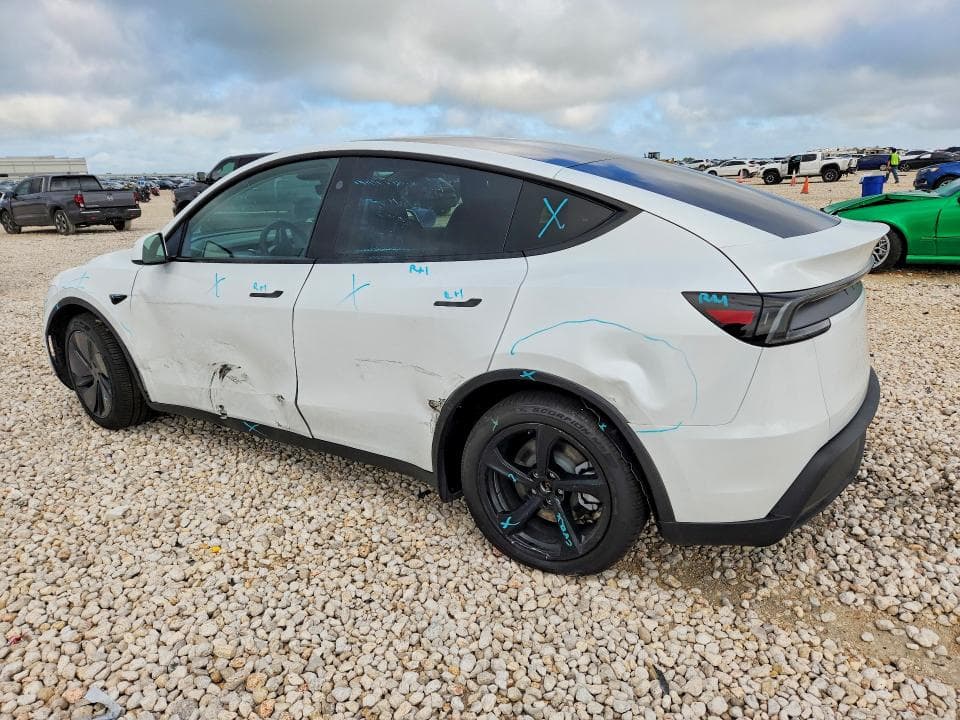 2026 TESLA MODEL Y 2