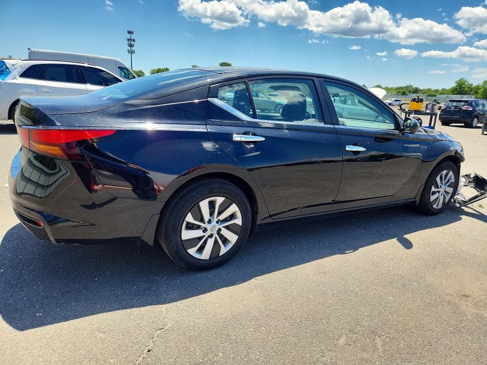2023 NISSAN ALTIMA S 3