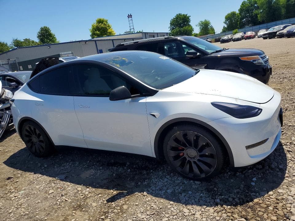 2023 TESLA MODEL Y 4