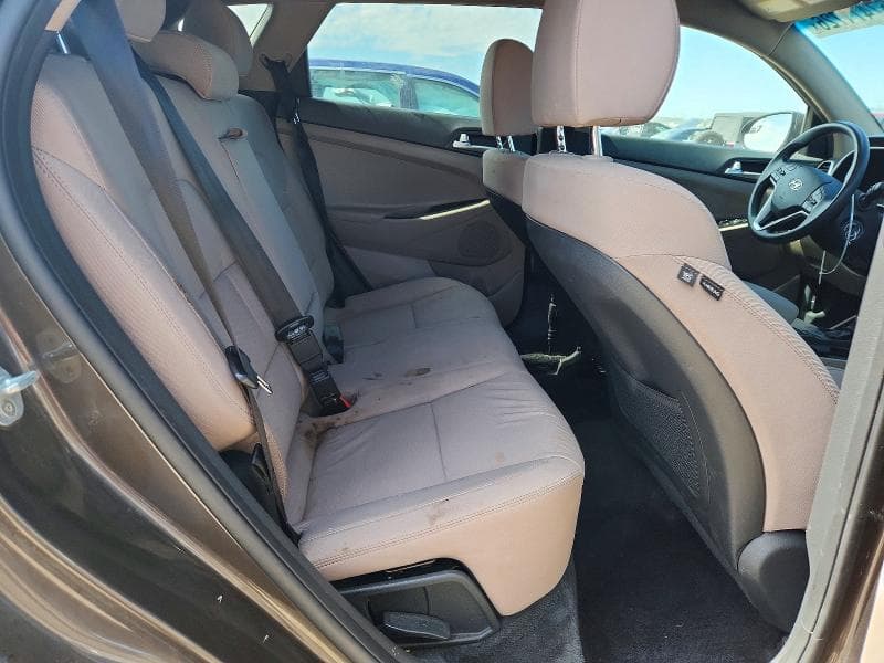 2020 HYUNDAI TUCSON SE 10