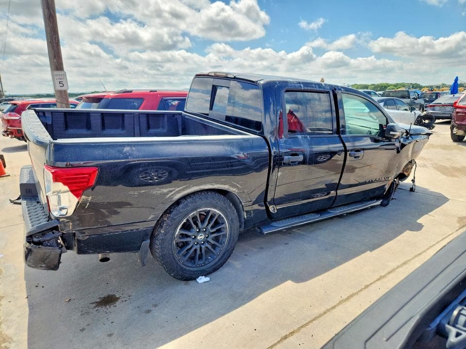 2018 NISSAN TITAN 3