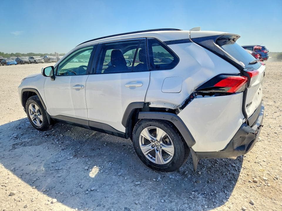 2025 TOYOTA RAV4 XLE 2