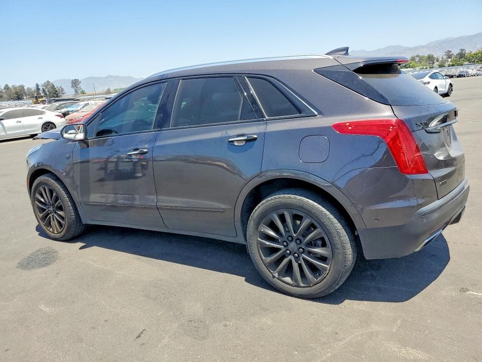 2017 CADILLAC XT5 PLATINUM 2