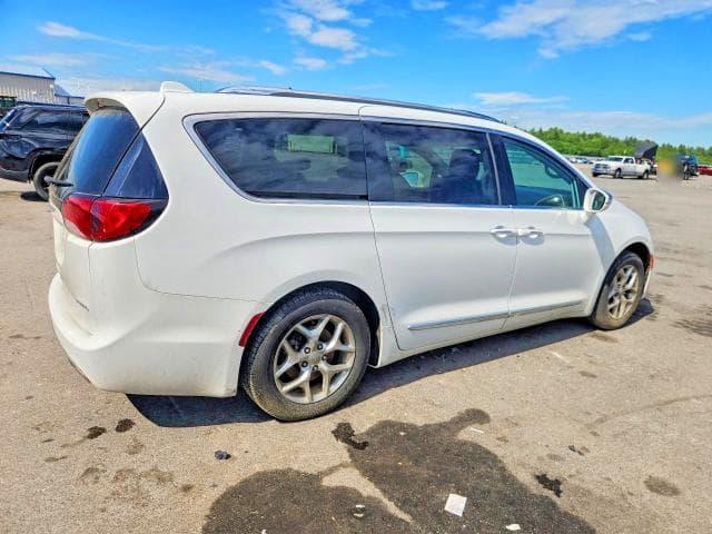 2017 CHRYSLER PACIFICA LIMITED 3