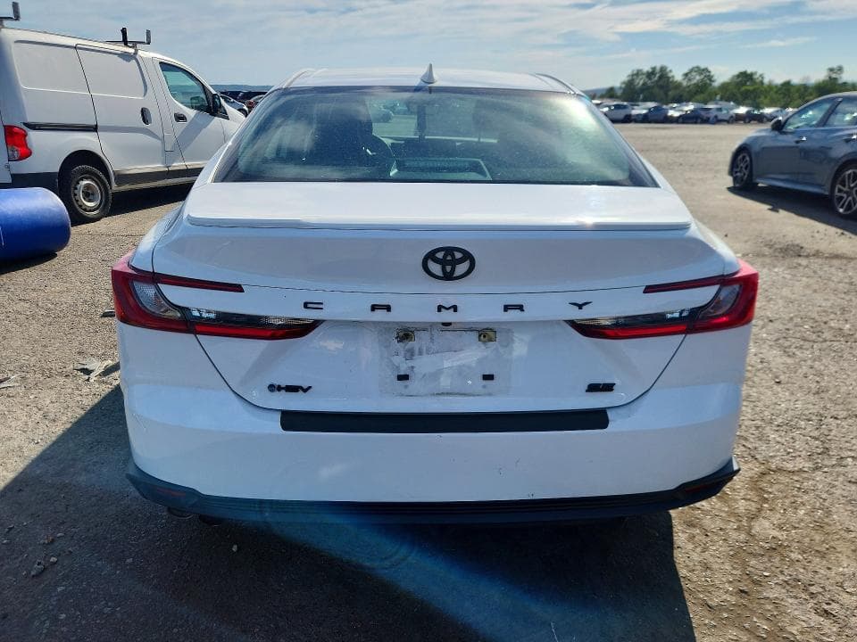 2025 TOYOTA CAMRY SE 6