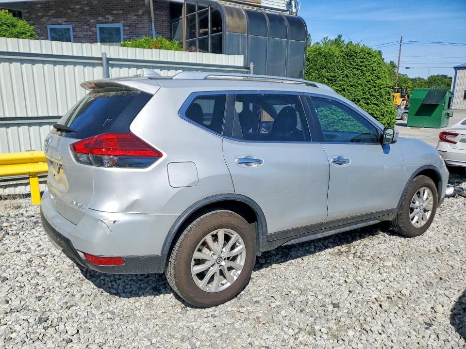 2017 NISSAN ROGUE SV 3