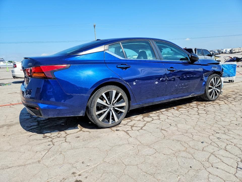 2021 NISSAN ALTIMA SR 3
