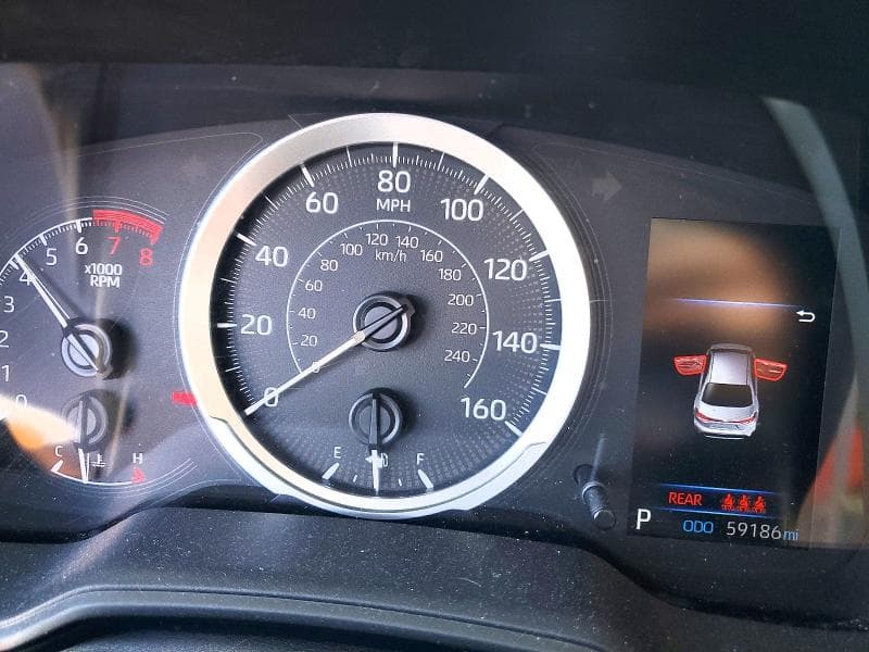 2020 TOYOTA COROLLA LE 9