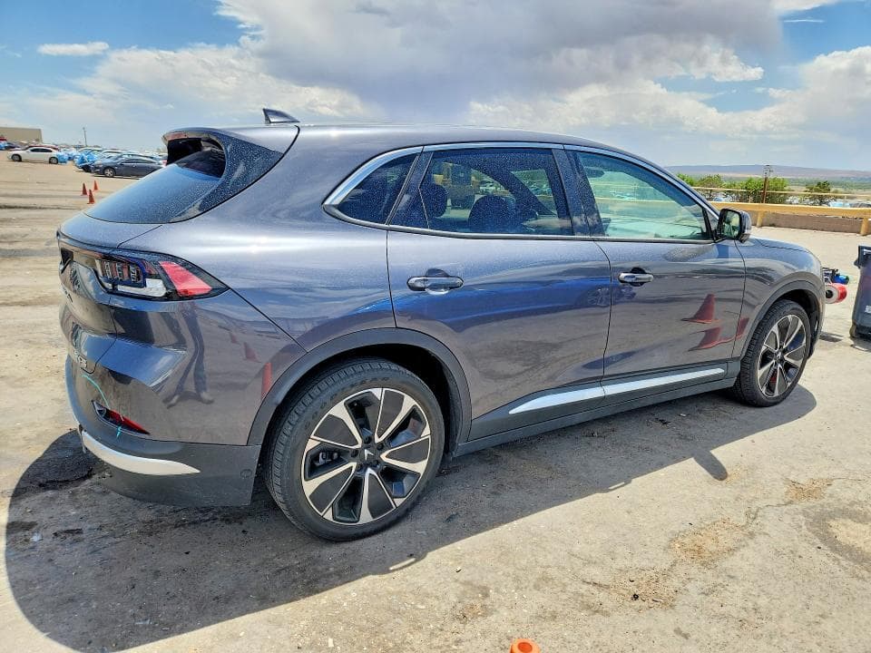 2024 VINFAST TRADING AND PRODUCTION VF 8 PLUS 3