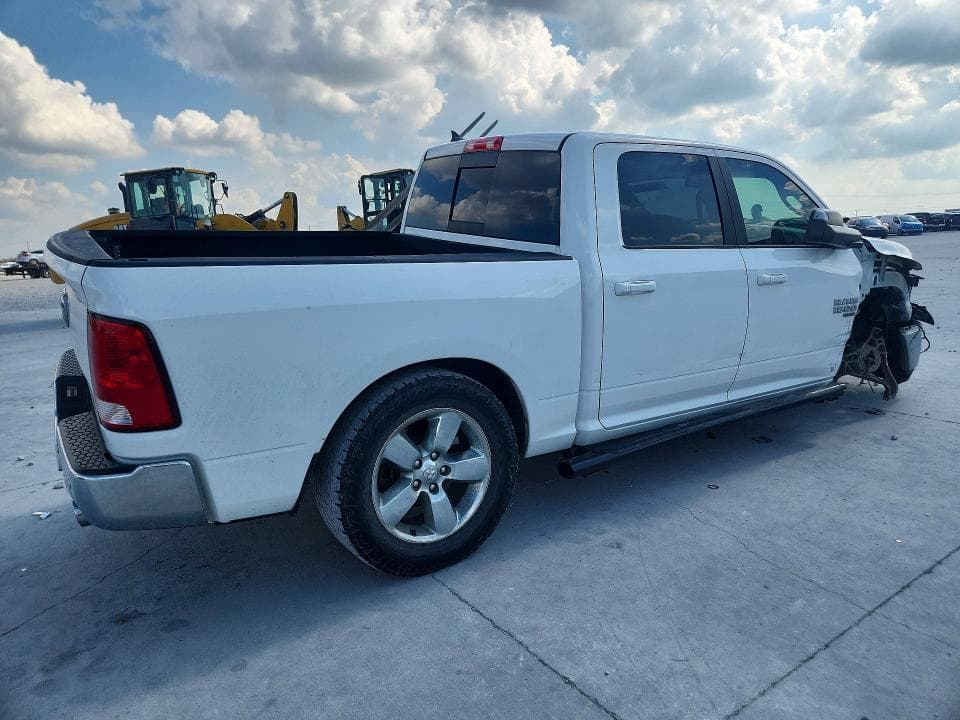 2019 RAM 1500 CLASSIC SLT 3