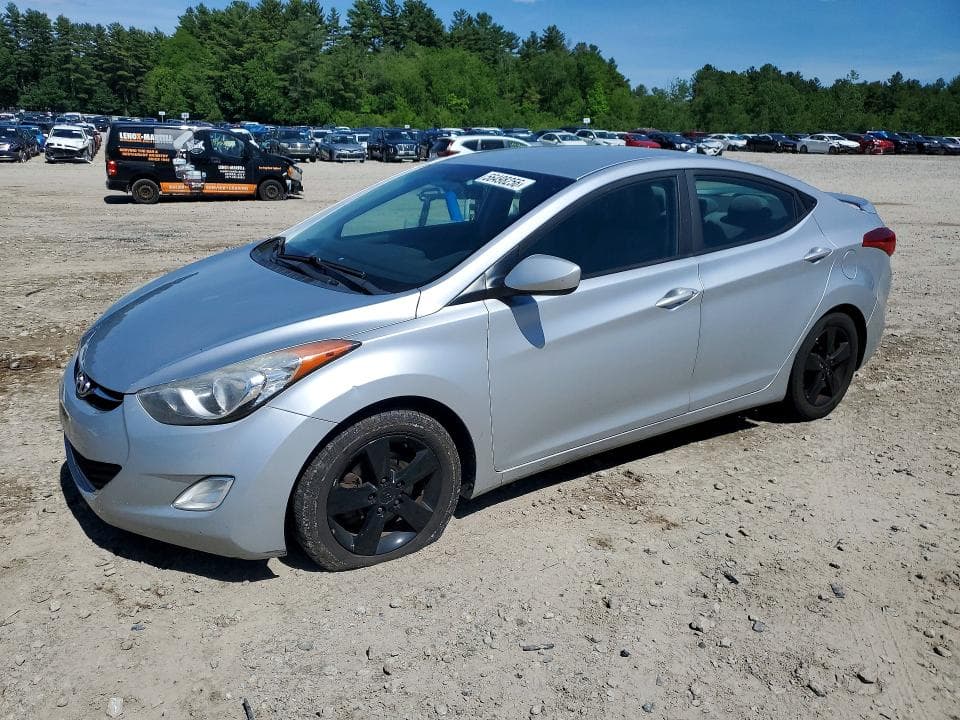 2013 HYUNDAI ELANTRA