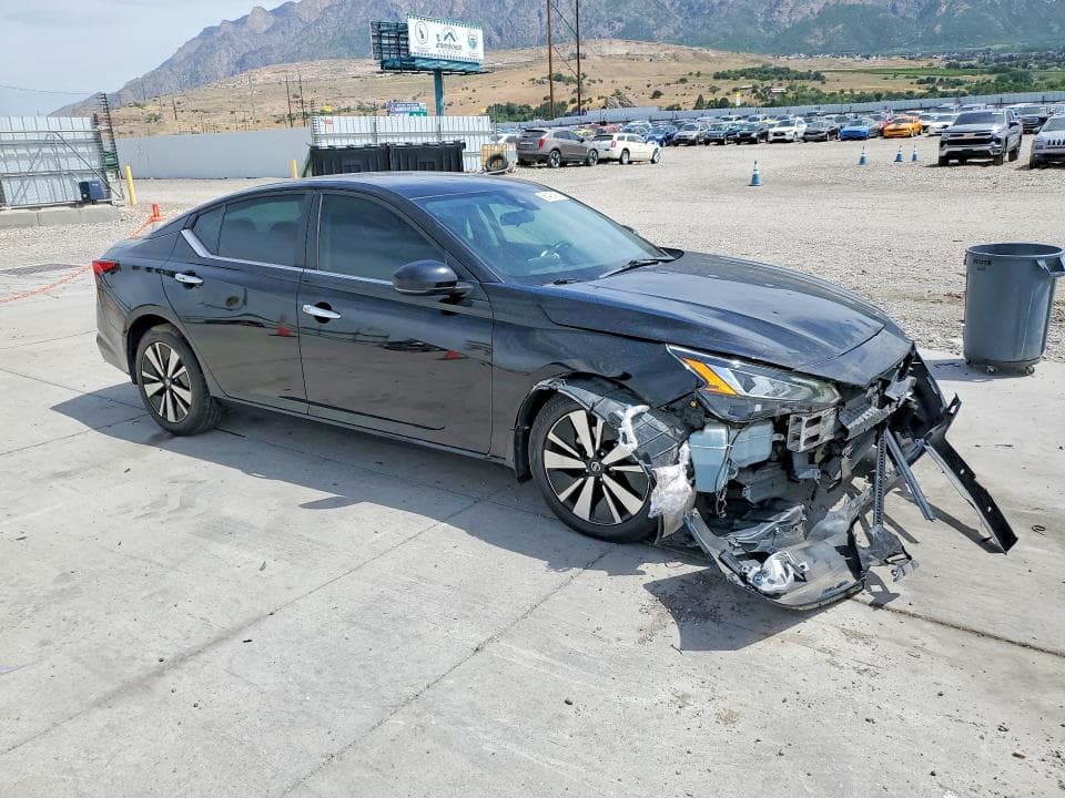 2021 NISSAN ALTIMA SV 4