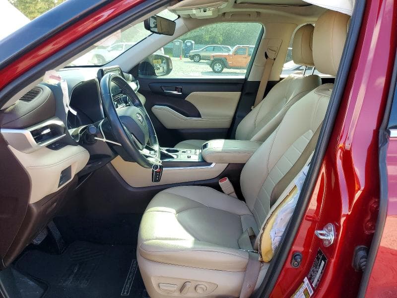 2021 TOYOTA HIGHLANDER XLE 7