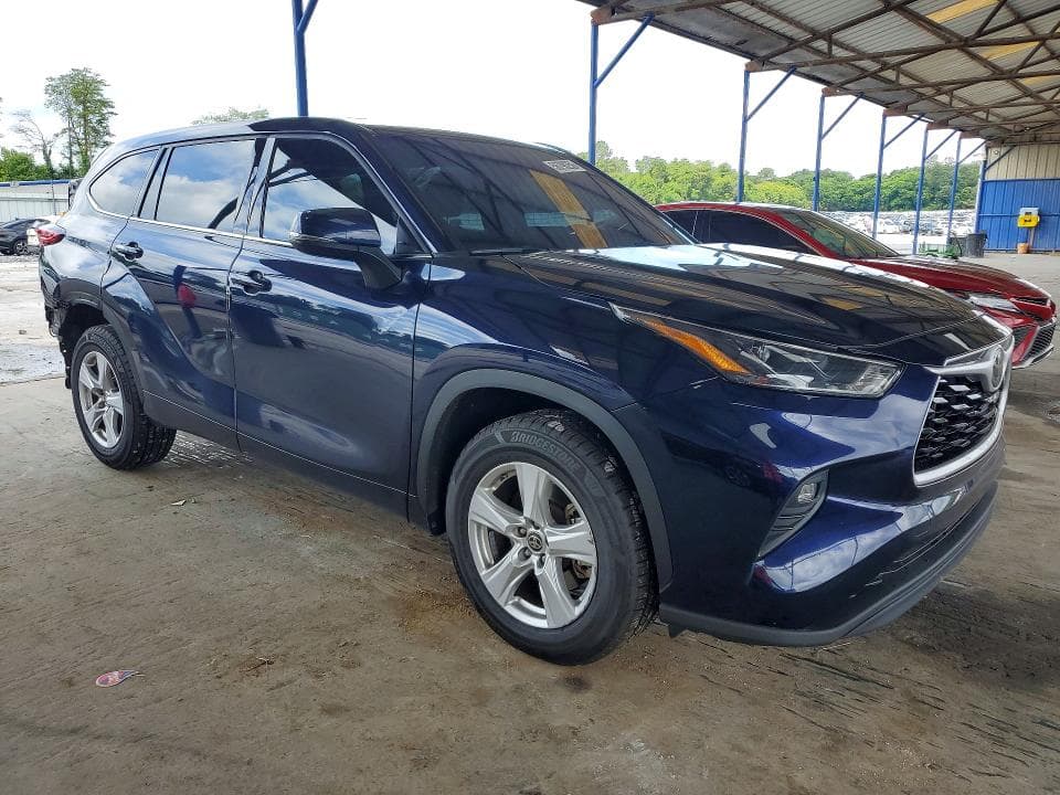 2022 TOYOTA HIGHLANDER LE 4
