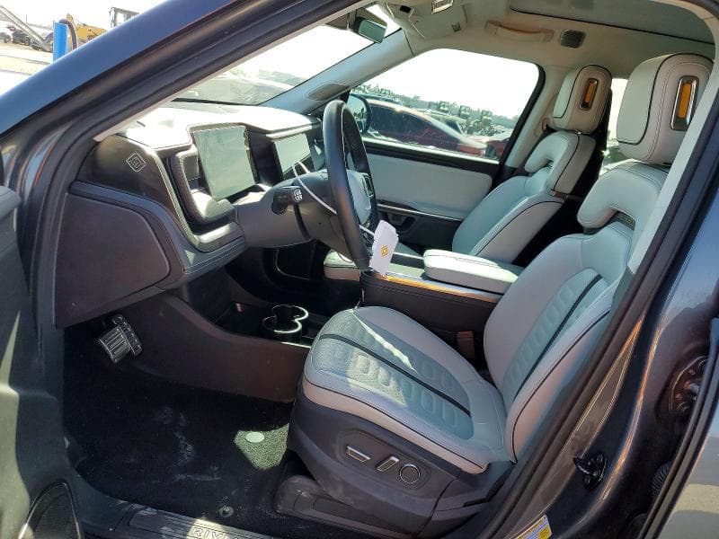 2023 RIVIAN R1S ADVENTURE 7