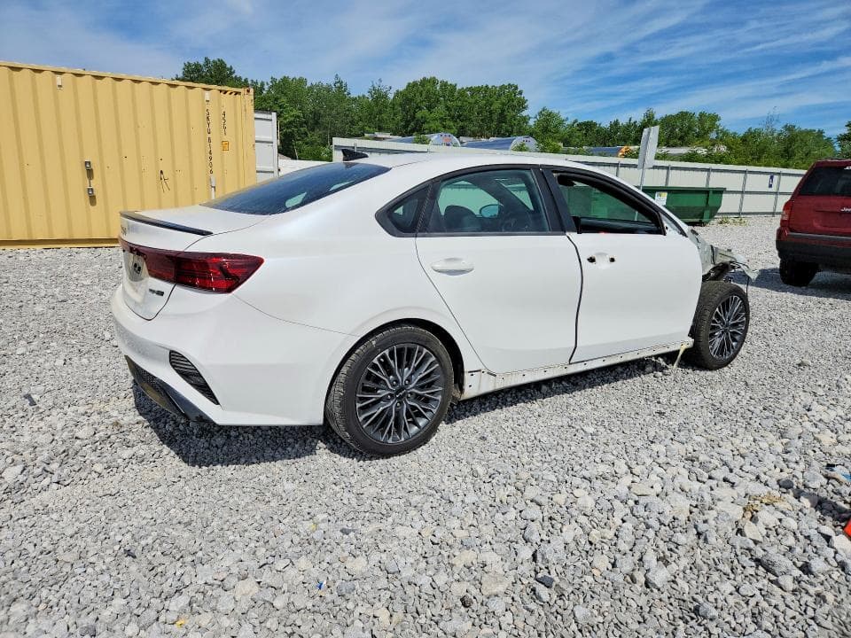 2023 KIA FORTE GT LINE 3