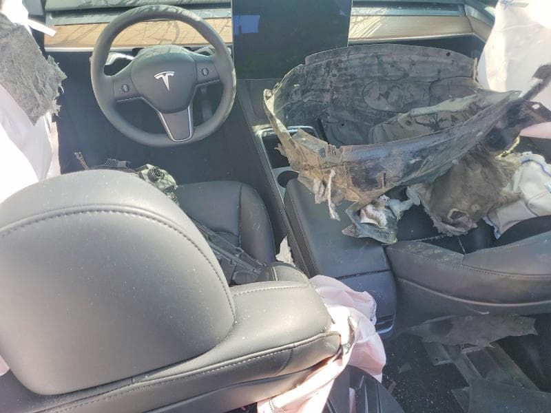 2025 TESLA MODEL Y 8