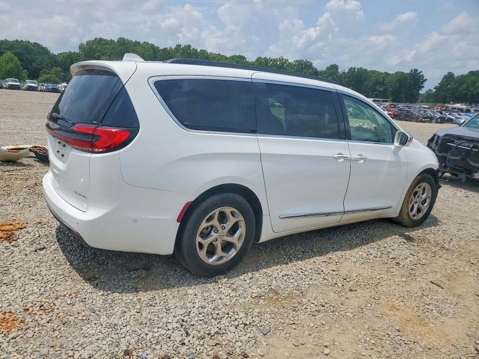 2022 CHRYSLER PACIFICA LIMITED 3