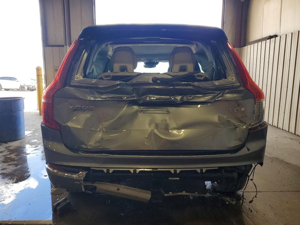 2017 VOLVO XC90 T8 6