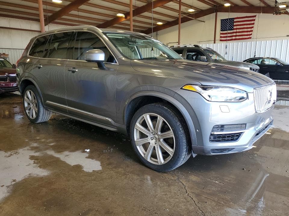 2017 VOLVO XC90 T8 4