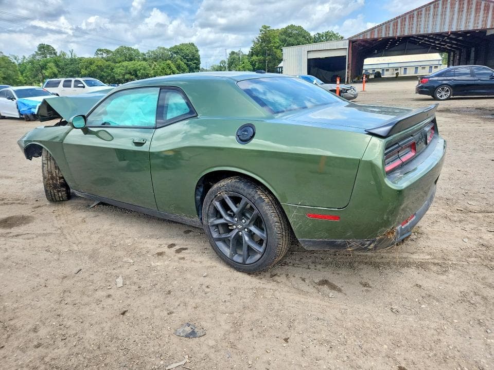 2022 DODGE CHALLENGER SXT 2