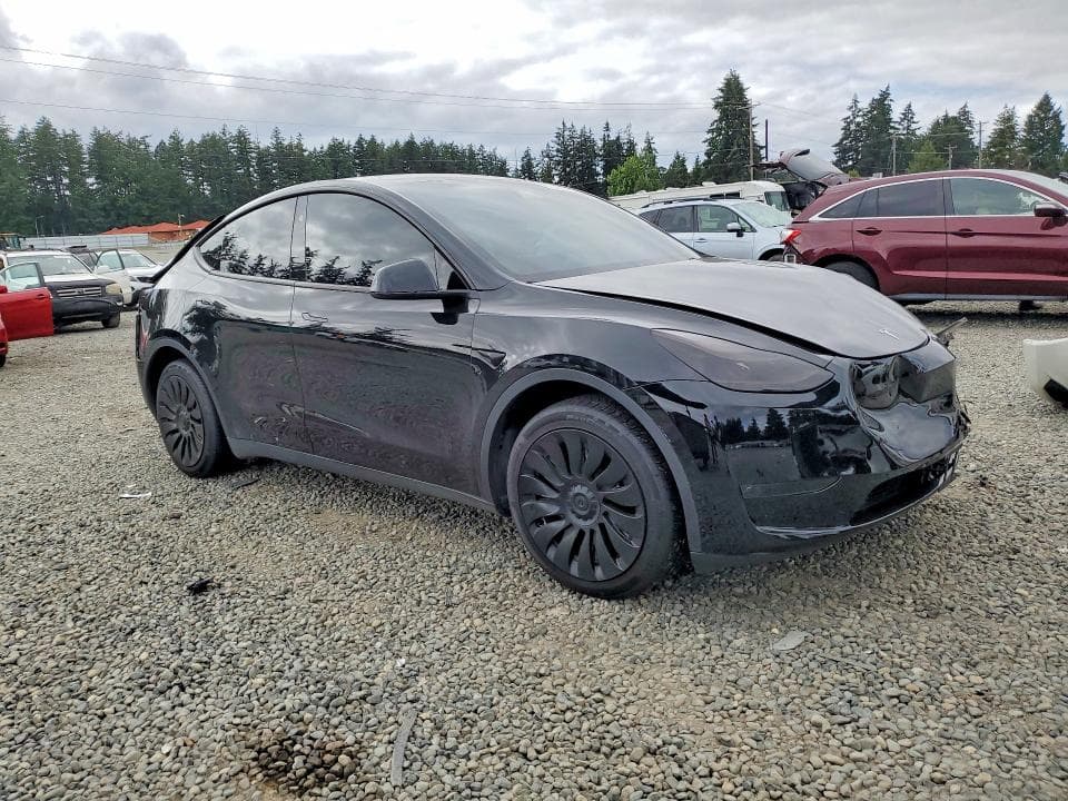 2023 TESLA MODEL  Y 4