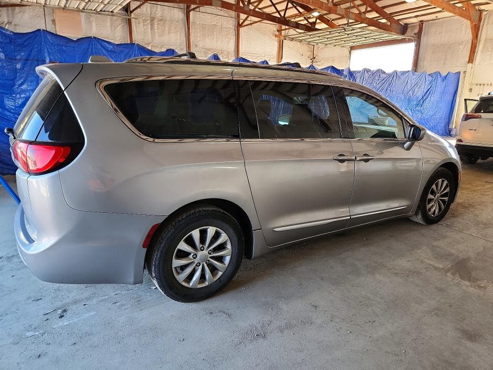 2018 CHRYSLER PACIFICA TOURING L 3