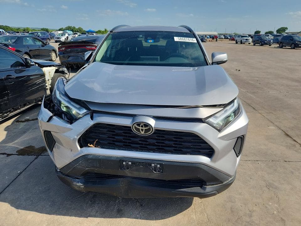 2022 TOYOTA RAV4 XLE 5