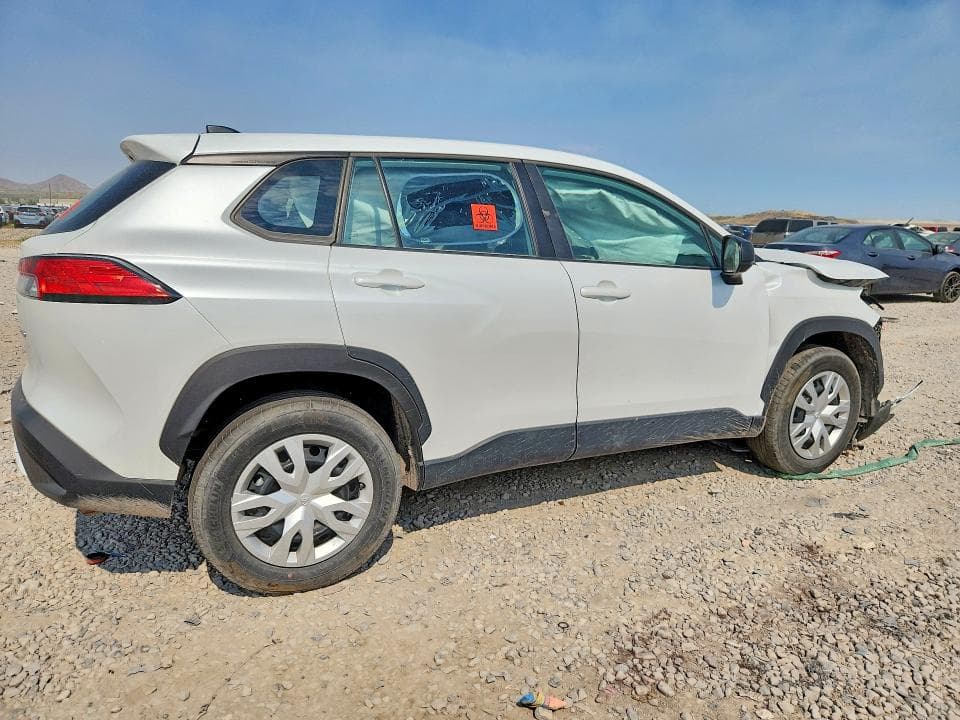 2024 TOYOTA COROLLA CROSS L 3